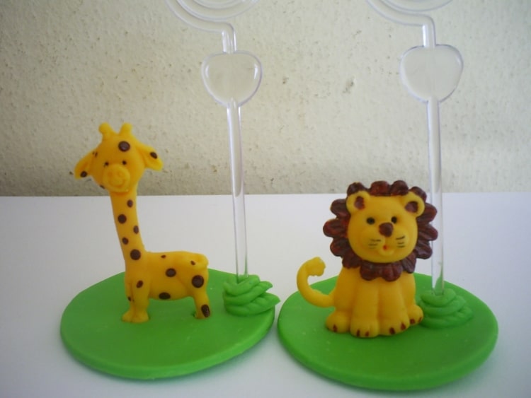 Esculturas de biscuit representando os animais da selva Esculturas de biscuit representando os animais da selva