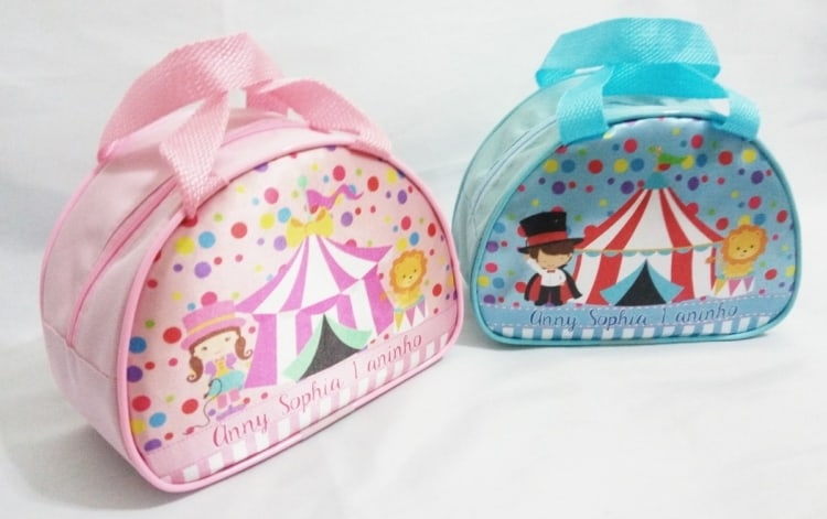 Estojo personalizado com o tema da festa Estojo personalizado com o tema da festa