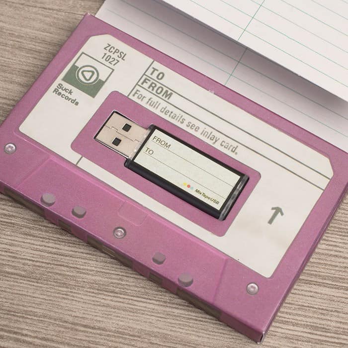 Pen drive com as músicas que representam o relacionamento Pen drive com as músicas que representam o relacionamento