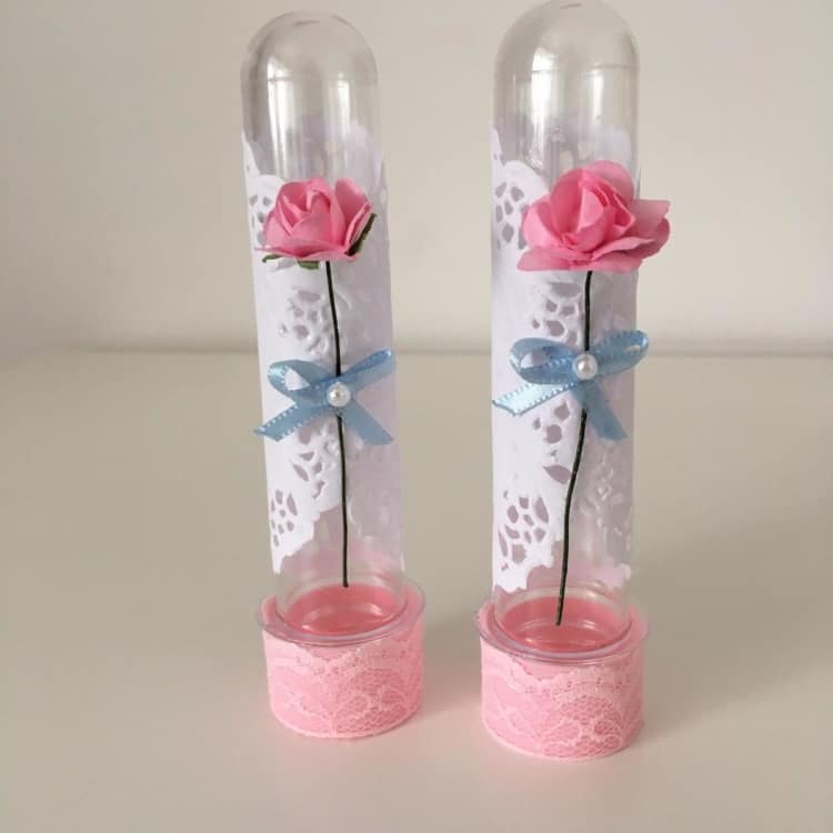 Tubete com uma rosa Tubete com uma rosa