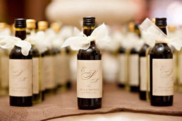 lembrancinha com rótulo personalizado para casamento lembrancinha com rótulo personalizado para casamento