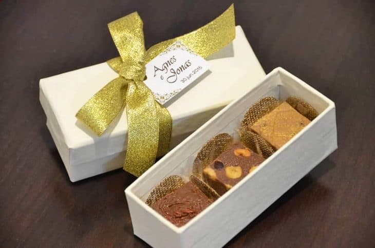 caixa de docinhos para lembrancinha de convidados caixa de docinhos para lembrancinha de convidados