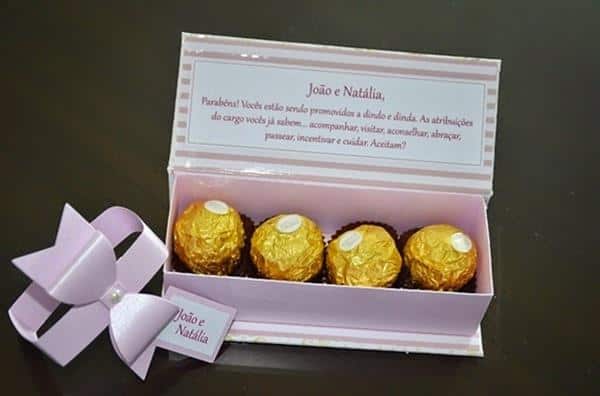 Caixinha com bombons para Lembrancinhas para padrinhos de batizado Presente para padrinhos de batismo