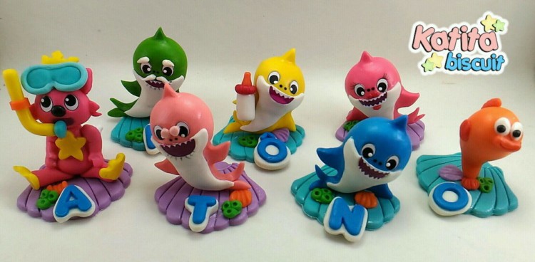 Lindas miniaturas dos tubarões em biscuit Lindas miniaturas dos tubarões em biscuit