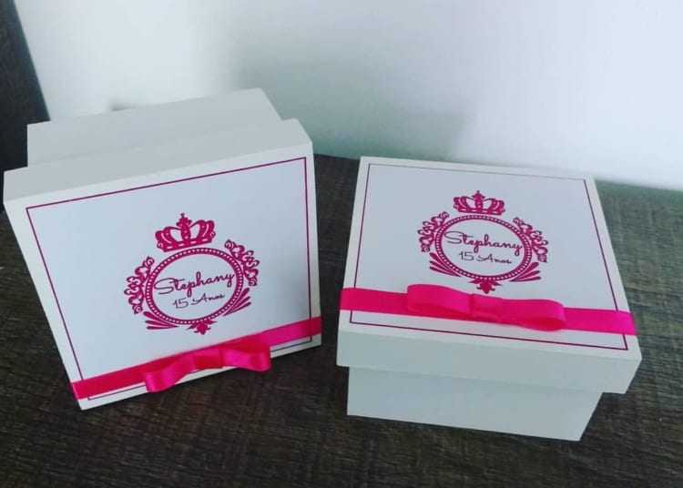 caixinha de MDF decorada para lembrancinha de 15 anos caixinha de MDF decorada para lembrancinha de 15 anos