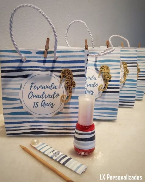 sacolinha personalizada com kit de unha para lembrancinha de 15 anos sacolinha personalizada com kit de unha para lembrancinha de 15 anos