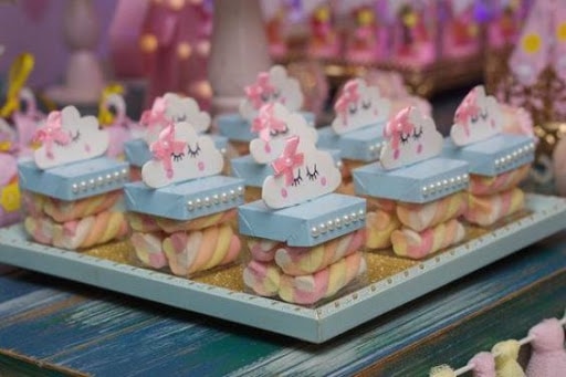 Caixinhas com marshmallows para chá revelação Caixinhas lembrancinha chá revelação