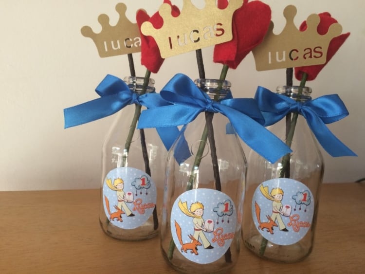 Garrafinhas com rótulos para festa do pequeno príncipe Garrafinhas com rótulos para festa do pequeno príncipe