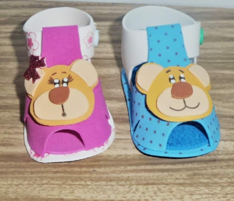 Sapatinho de EVA para lembrancinha chá revelação Sapatinho de EVA para lembrancinha chá revelação