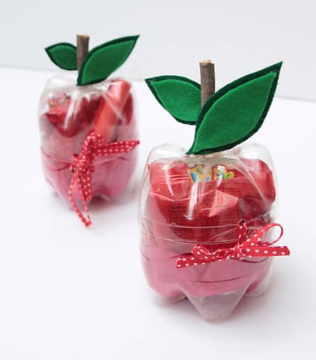 lembrancinha garrafa pet maçã