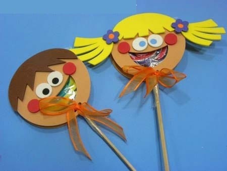 pirulito decorado em EVA para lembrancinha de volta às aulas pirulito decorado em EVA para lembrancinha de volta às aulas
