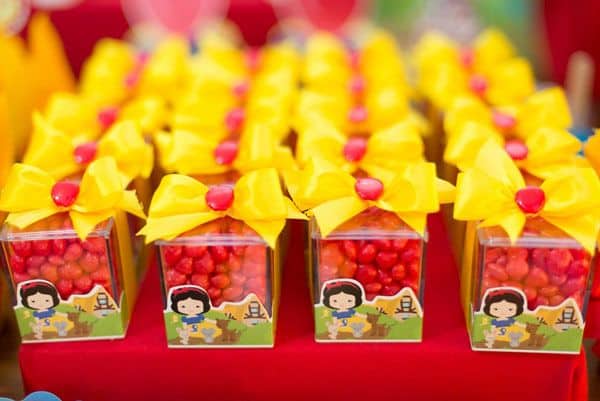 Caixinha com doces para lembrancinhas Branca de Neve lembrancinha Branca de Neve