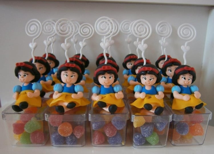 Caixinha com jujubas da Branca de Neve lembrancinha Branca de Neve