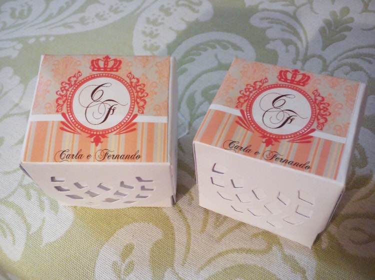 Caixinhas com adesivos para lembrancinhas de casamento Caixinhas com adesivos para lembrancinhas de casamento