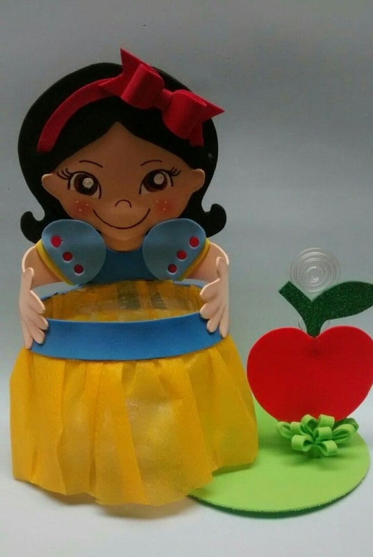 Cestinha personalizada com garrafa PET e EVA Cestinha personalizada com garrafa PET e EVA