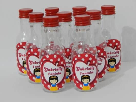 Garrafinhas com adesivo da Branca de Neve baby lembrancinha Branca de Neve baby