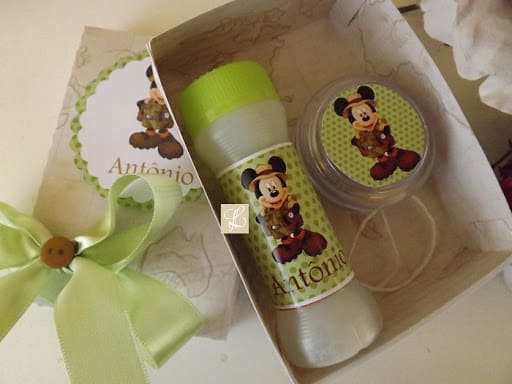 Kit com ioiô e brinquedo para fazer bolhas Kit com ioiô e brinquedo para fazer bolhas