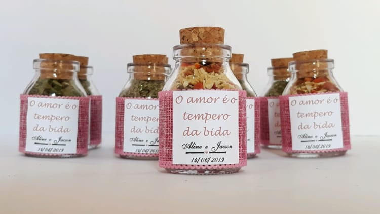 Lembrancinhas de casamento com rótulos adesivos Lembrancinhas de casamento com rótulos adesivos