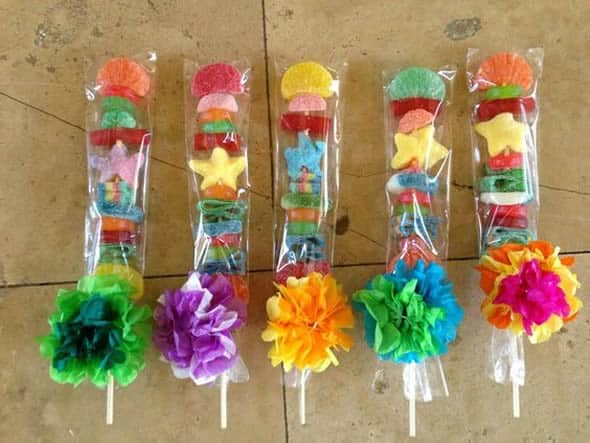 Palitinhos com gominhas para festa da Moana Palitinhos com gominhas para lembrancinhas da Moana