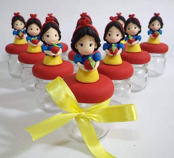 Vidrinho com Branca de Neve de biscuit Vidrinho com Branca de Neve de biscuit