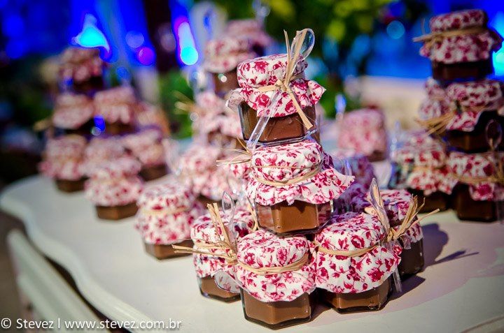 potinho de vidro com doce de leite para lembrancinha de casamento potinho de vidro com doce de leite para lembrancinha de casamento