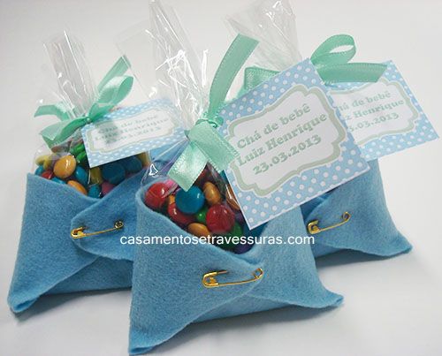lembrancinha de fraldinha de feltro para chá de bebê
