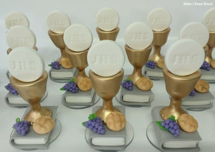 cálice de biscuit para lembrancinha de primeira comunhão cálice de biscuit para lembrancinha de primeira comunhão