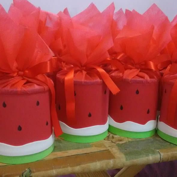 decoração simples de lata de leite para lembrancinha