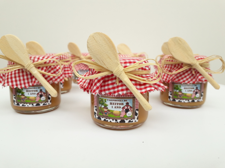 potinho de vidro com doce de leite de colher para festa fazendinha potinho de vidro com doce de leite de colher para festa fazendinha