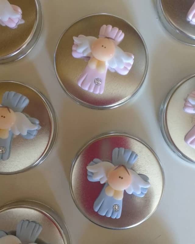 latinha decorada em biscuit para lembrancinha de primeira eucarístia latinha decorada em biscuit para lembrancinha de primeira eucarístia