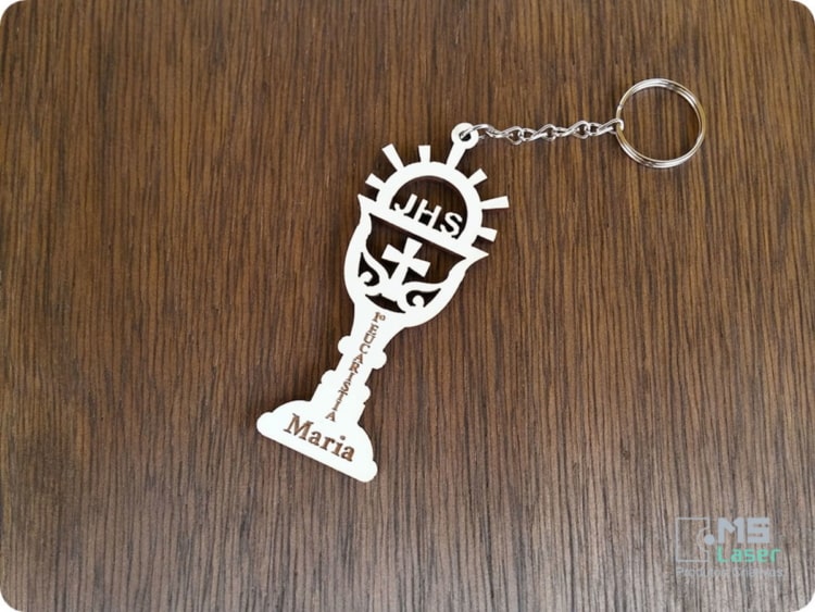 chaveiro em MDF com nome para lembrança de primeira comunhão chaveiro em MDF com nome para lembrança de primeira comunhão