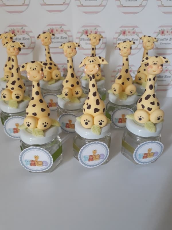 potinho decorado com girafa de biscuit potinho decorado com girafa de biscuit
