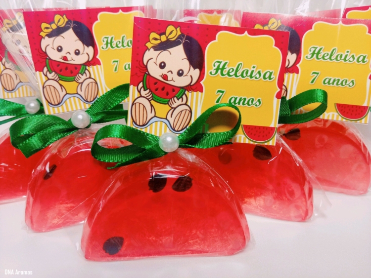 lembrancinha de sabonete para festa Magali baby