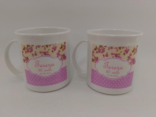 Canecas são lembrancinhas tradicionais Canecas são lembrancinhas tradicionais