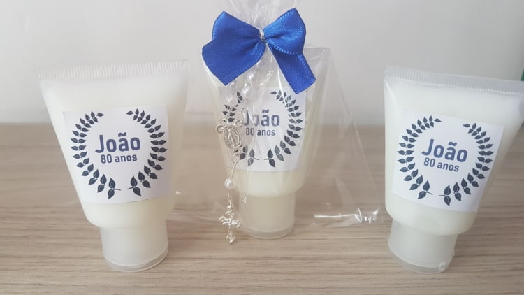 Loções como lembrancinhas de aniversário de 80 anos Loções como lembrancinhas de aniversário de 80 anos