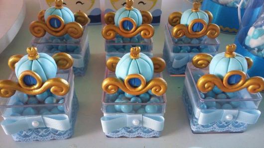 caixinha de acrílico decorada em biscuit para festa Cinderela caixinha de acrílico decorada em biscuit para festa Cinderela