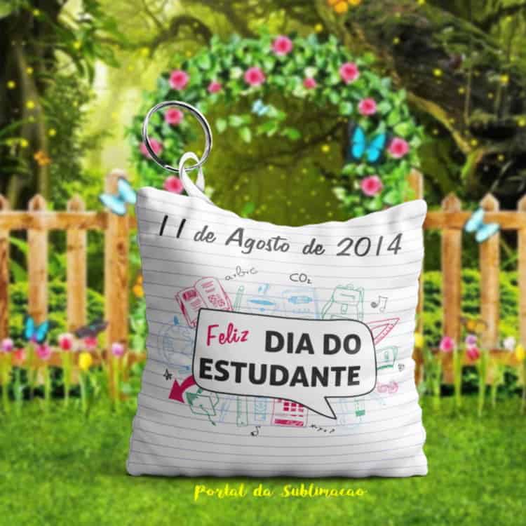 A almofada é um presente útil e confortável A almofada é um presente útil e confortável