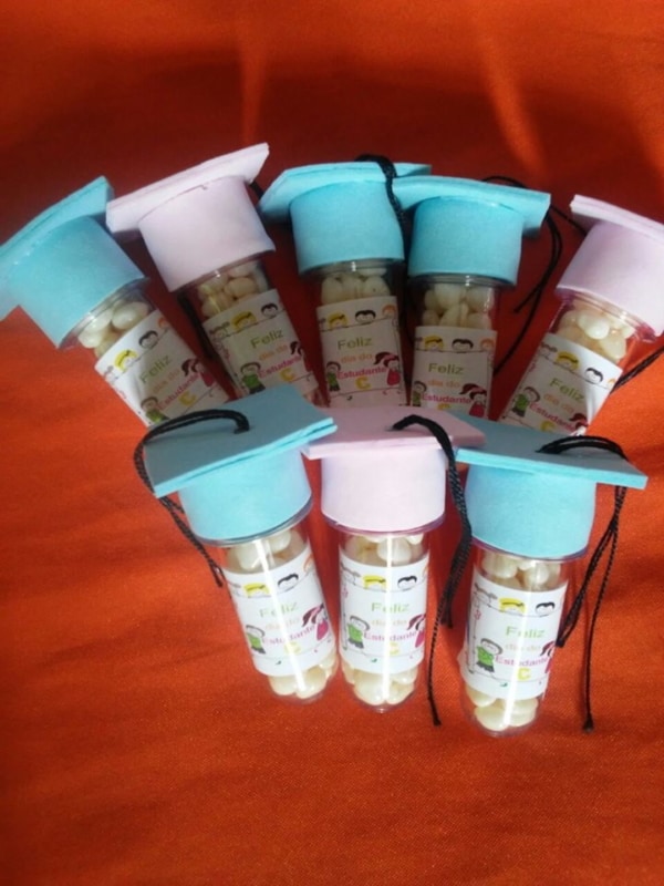 Tubete com doces e balas Tubete com doces e balas