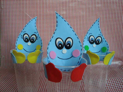 copos decorados em EVA para lembrancinha de dia da água copos decorados em EVA para lembrancinha de dia da água