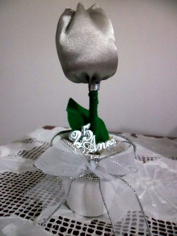 Flor artesanal para bodas de prata