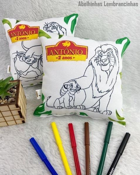 almofada criativa e personalizada para lembrancinha Rei Leão