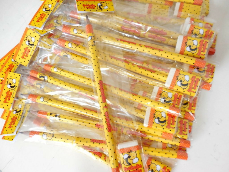 16 lápis personalizado lembrancinha abelhinha Petit Gatinha Elo7 16 lápis personalizado lembrancinha abelhinha Petit Gatinha Elo7
