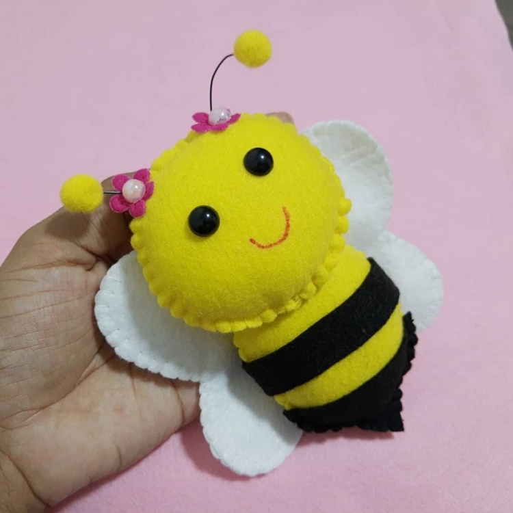 5 lembrancinha feltro abelhinha @mimosanalu16 5 lembrancinha feltro abelhinha @mimosanalu16