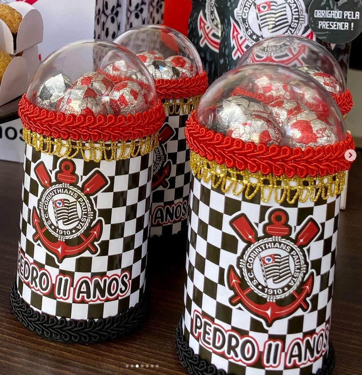 16 lembrancinha luxo Corinthians @pribalaodecoracaolocacao 16 lembrancinha luxo Corinthians @pribalaodecoracaolocacao