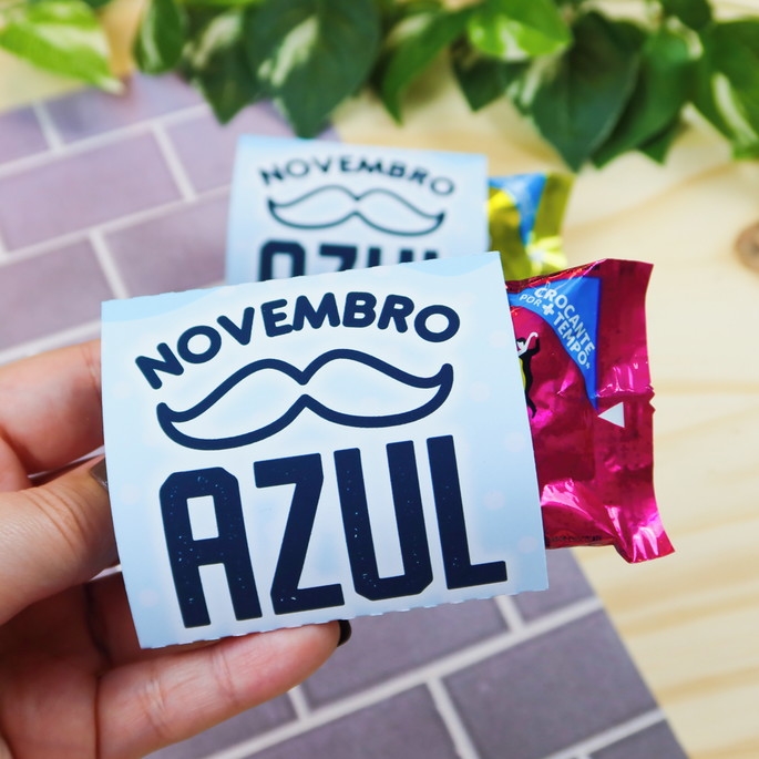 19 lembrancinha com bombom novembro azul A Oficina dos Mimos Elo7 19 lembrancinha com bombom novembro azul A Oficina dos Mimos Elo7