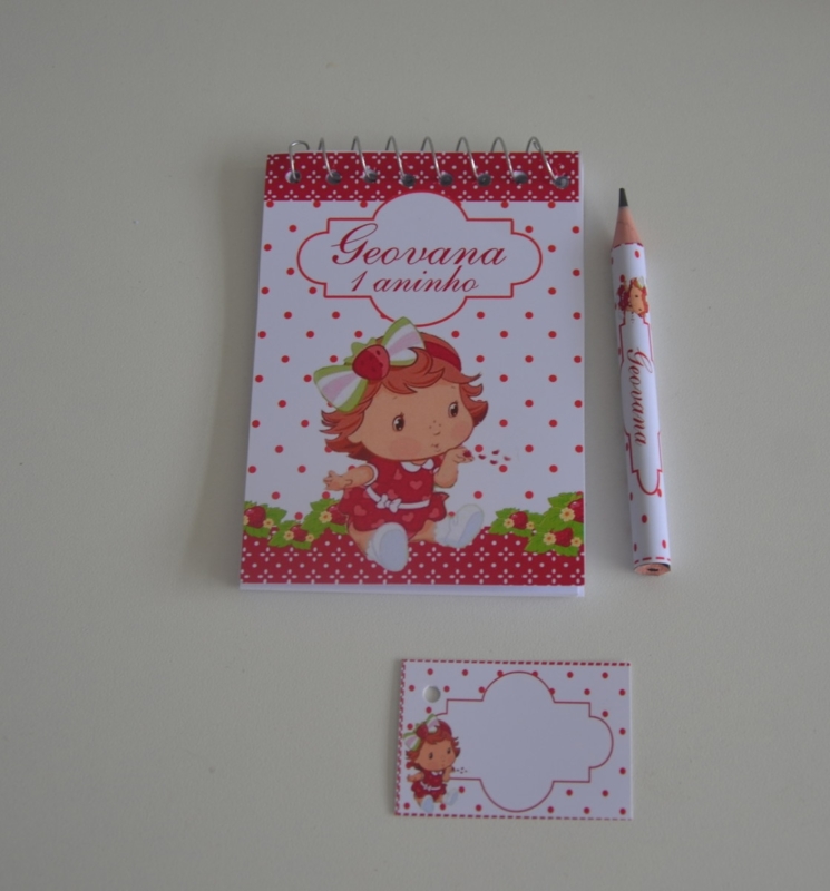 27 lembrancinha personalizada Moranguinho baby Luchell Elo7 27 lembrancinha personalizada Moranguinho baby Luchell Elo7